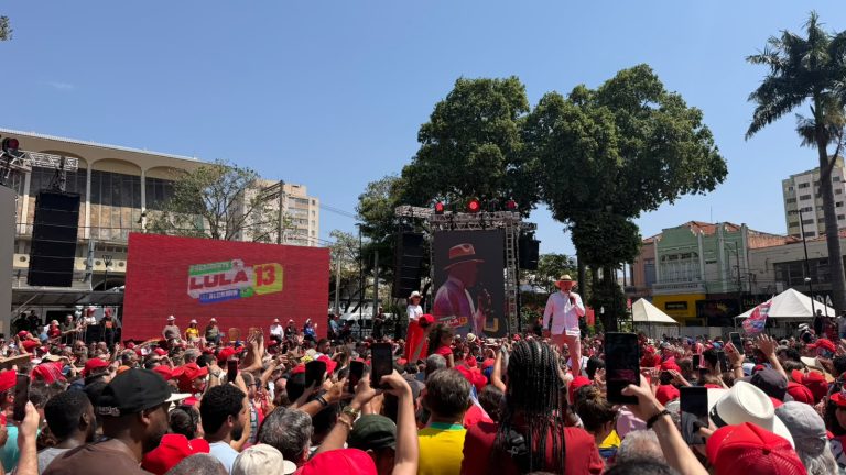 Em Rio Preto, Lula defende IA “em português”, provoca Trump e oficializa sede da UFSCar