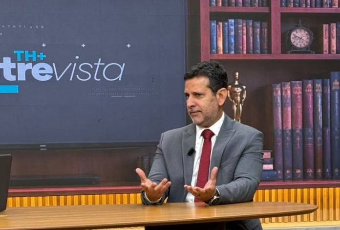 Ministro da Educação diz que IA não substitui “bom professor e bom livro”