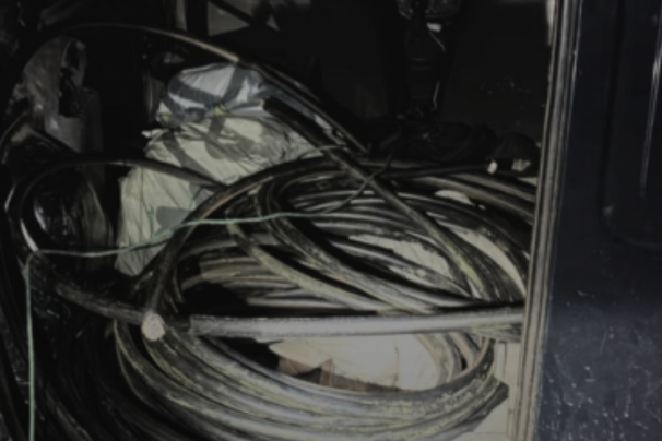 quatro pessoas sao presas por furto de fios em mongagua