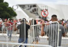 Relatório aponta avanço da democracia no Brasil em meio a retrocesso global