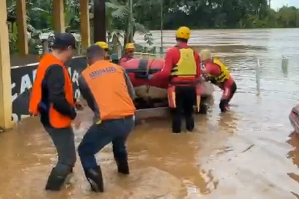 resgate do corpo de bombeiros em sete barras