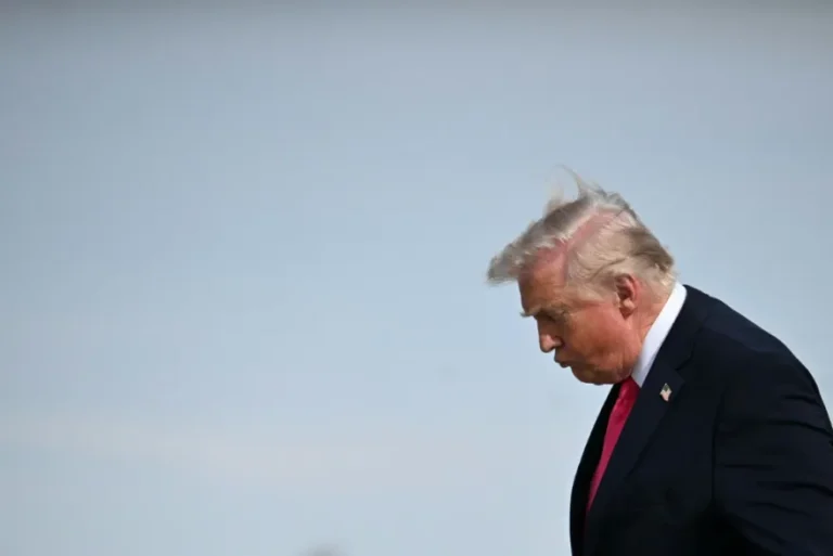 Comissão Federal de Comunicações acusa governo Trump de censurar liberdade de imprensa