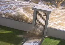Tsunami provoca alagamentos no litoral sul de SC