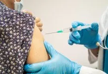 Vacina contra HPV pode evitar milhares de cânceres, mas cobertura ainda é baixa no Brasil