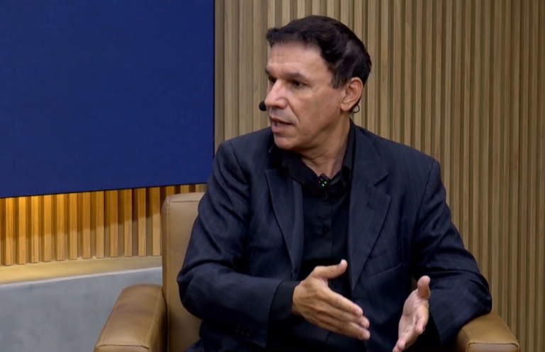 Vanucci defende candidatura em favor dos presos do 8/1 e ataca STF em sabatina